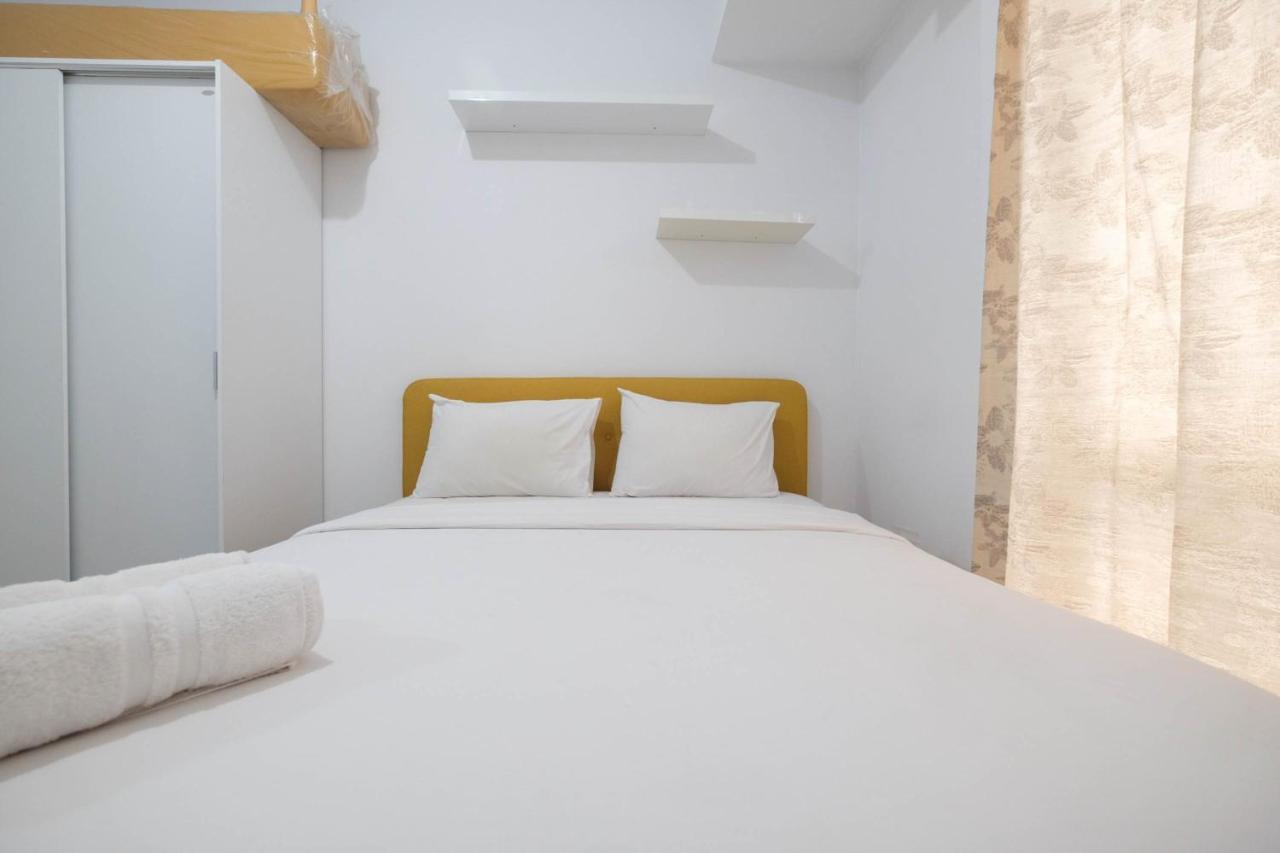 Minimalist At Azalea Cikarang By Travelio Bekasi